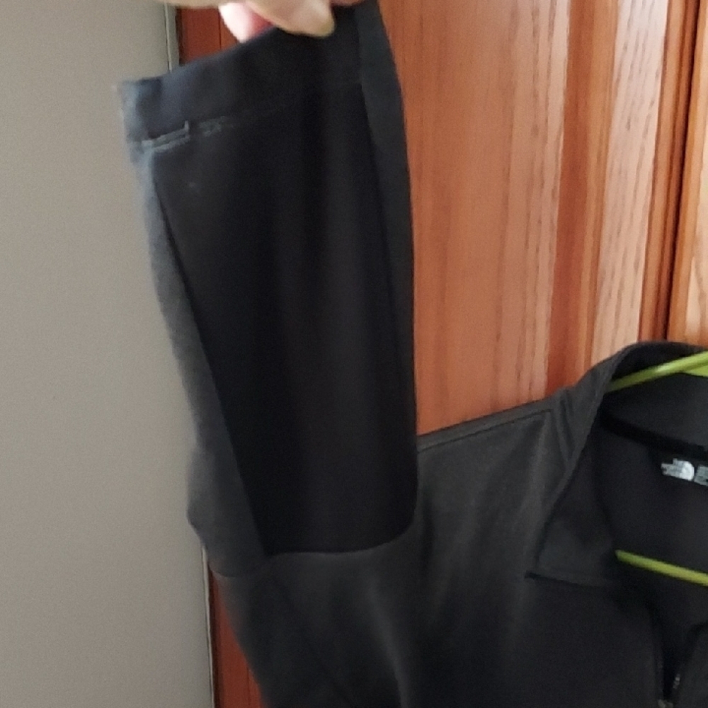 The North Face Men's Dark Black Jacket - Picture 4 of 6